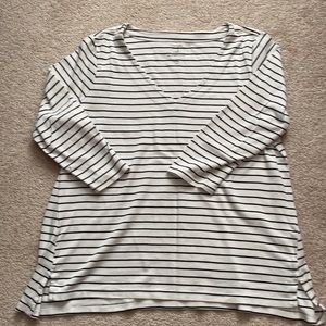 J Jill 3/4 Sleeve V Neck Top
